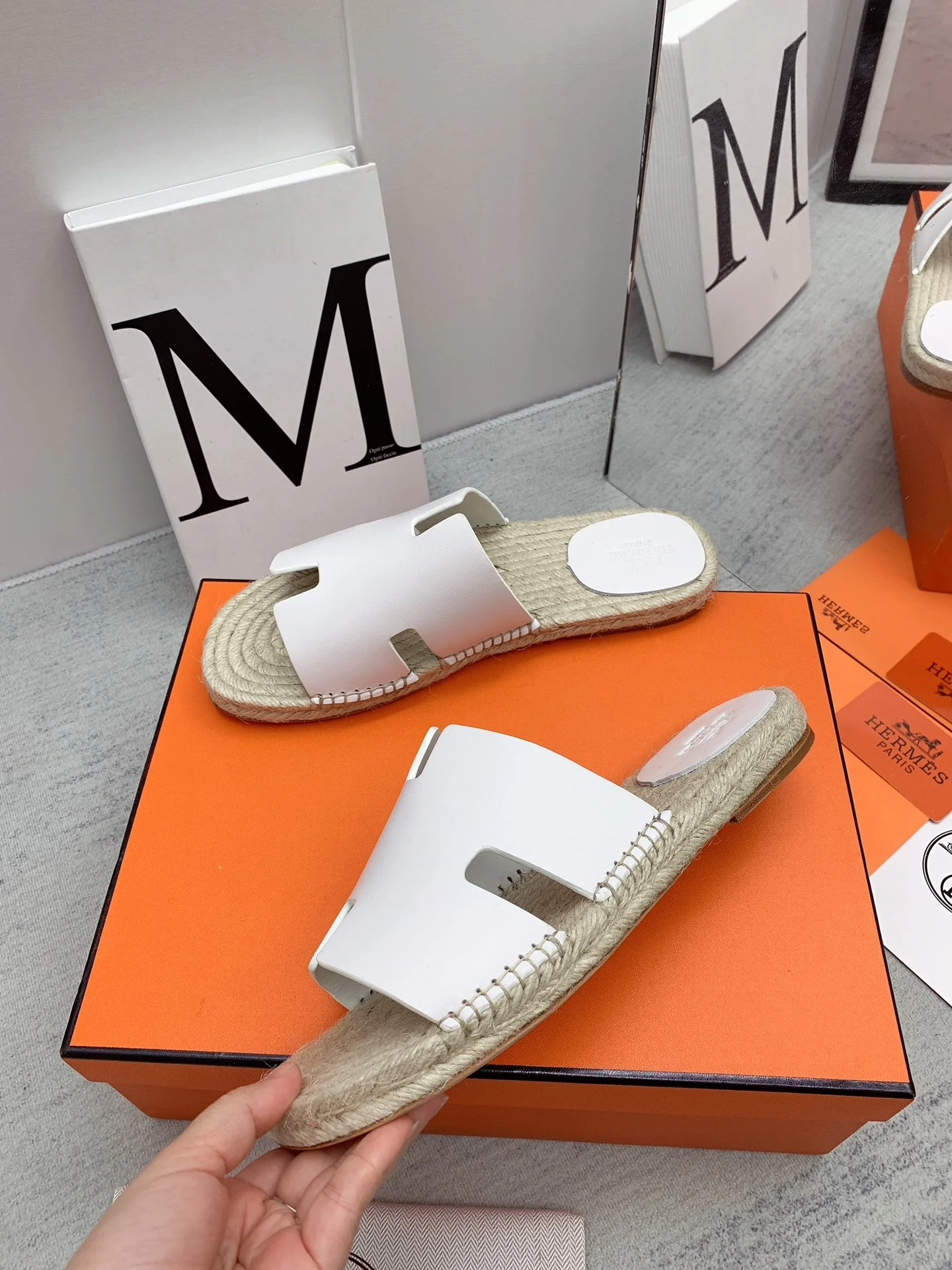 Мужские плетеные тапочки Hermes