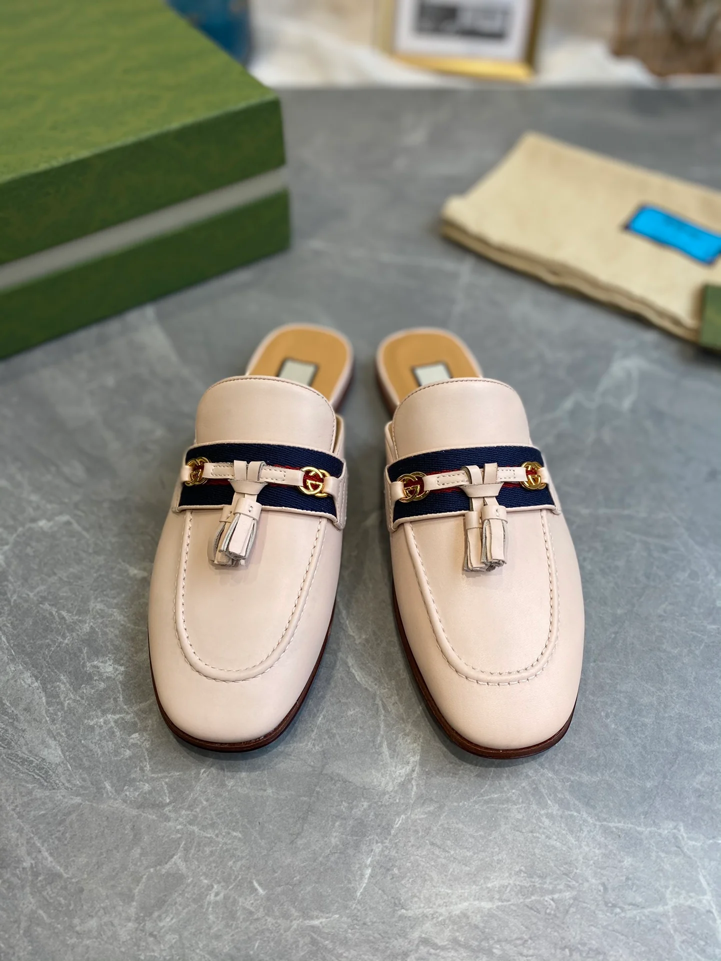 Gucci — Подвеска с кисточками — Тапочки — Мюли — 2