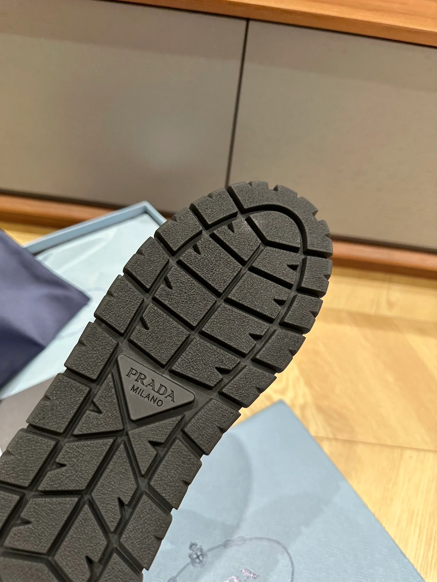 Prada - Замшевые шерстяные лоферы - Черные