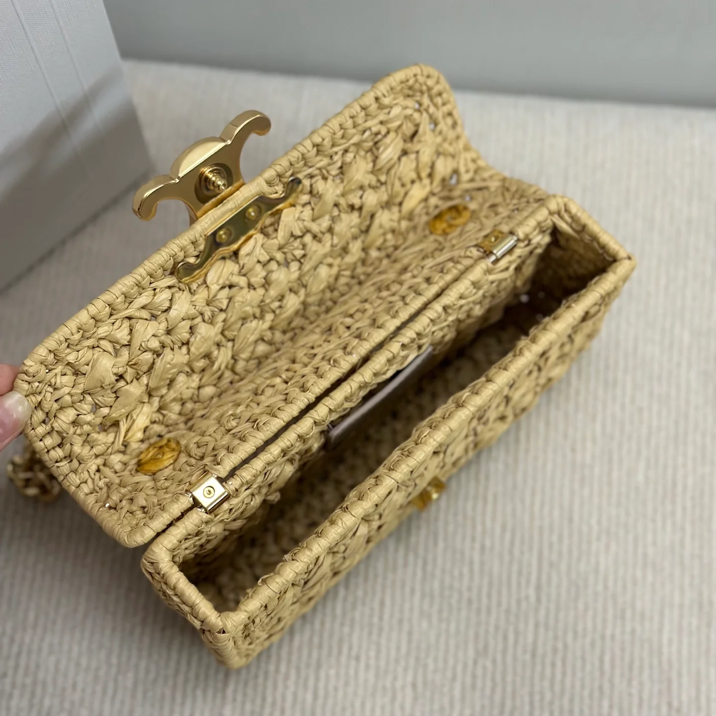 Сумка Celine Triomphe с плетеной цепочкой