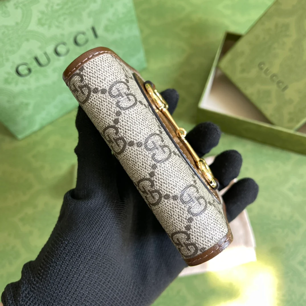 Gucci 新款拉链卡包