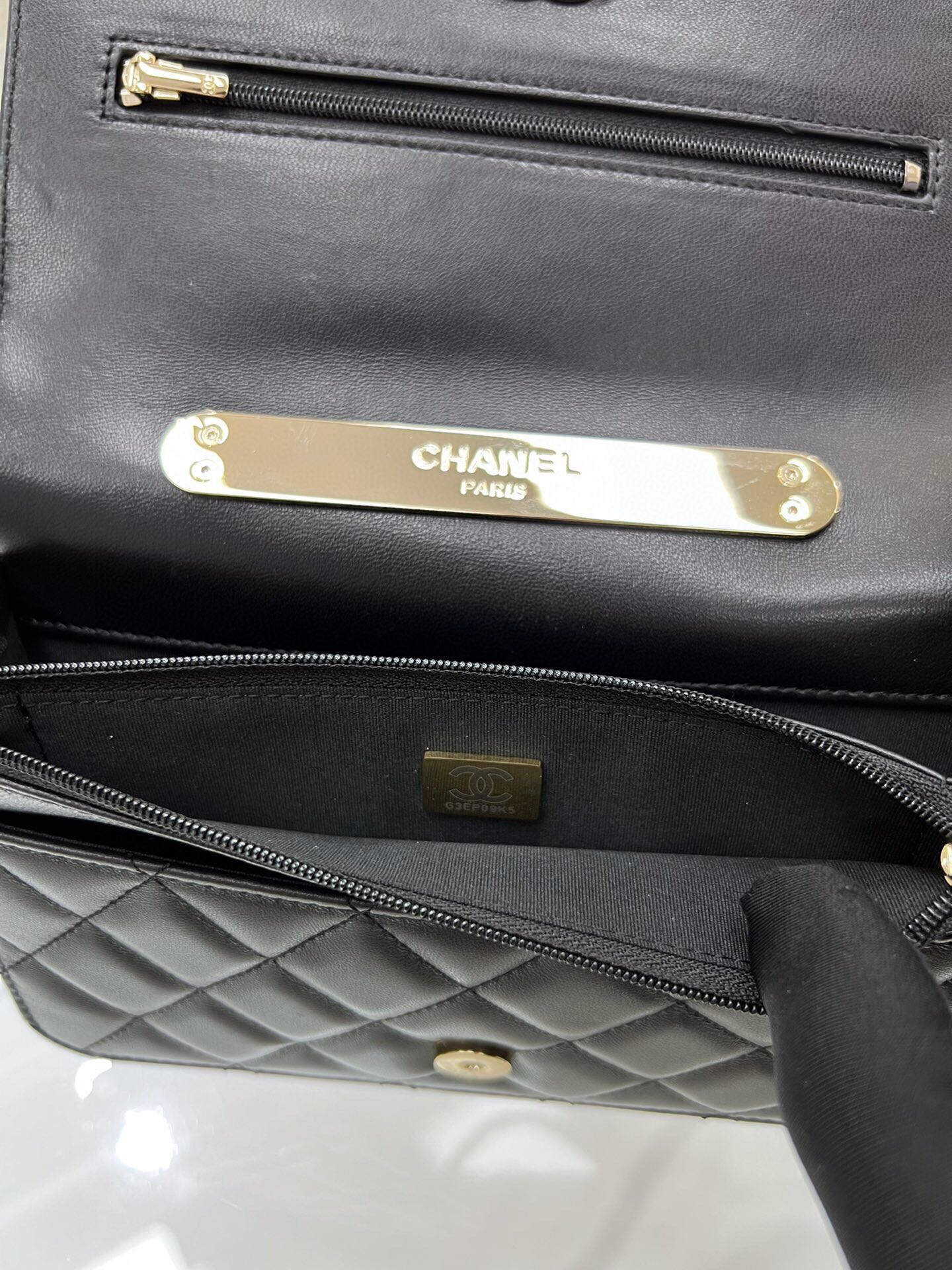 Новинка 2022 года от Chanel - Ручка WOC - Овечья кожа - 19 см - 1