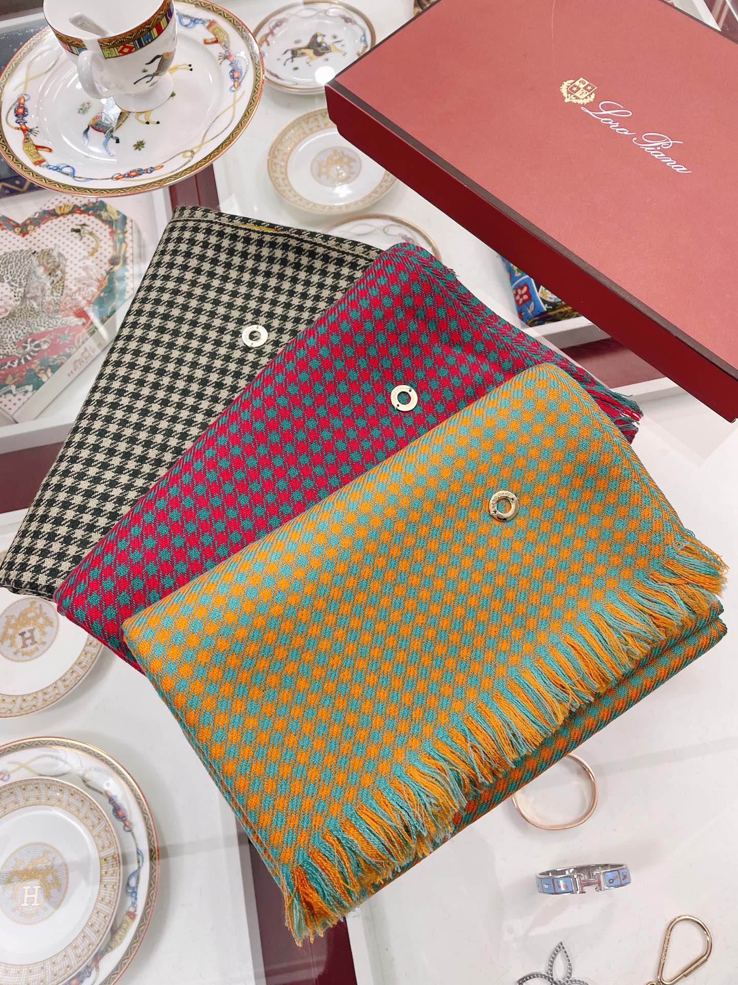 шарф из кашемира с узором ?гусиная лапка? (loro-piana-cashmere houndstooth scarf)