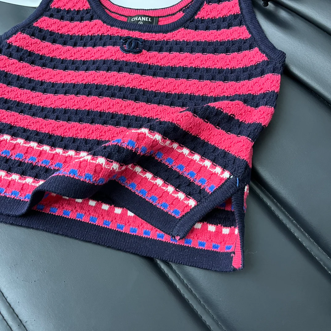 Chanel - 2403-24 Новинка: Полосатый жилет с круглым вырезом - 1