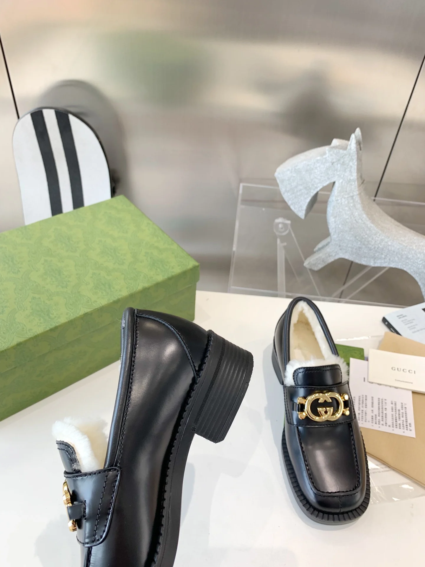 Gucci - Меховые туфли с закрытым носком