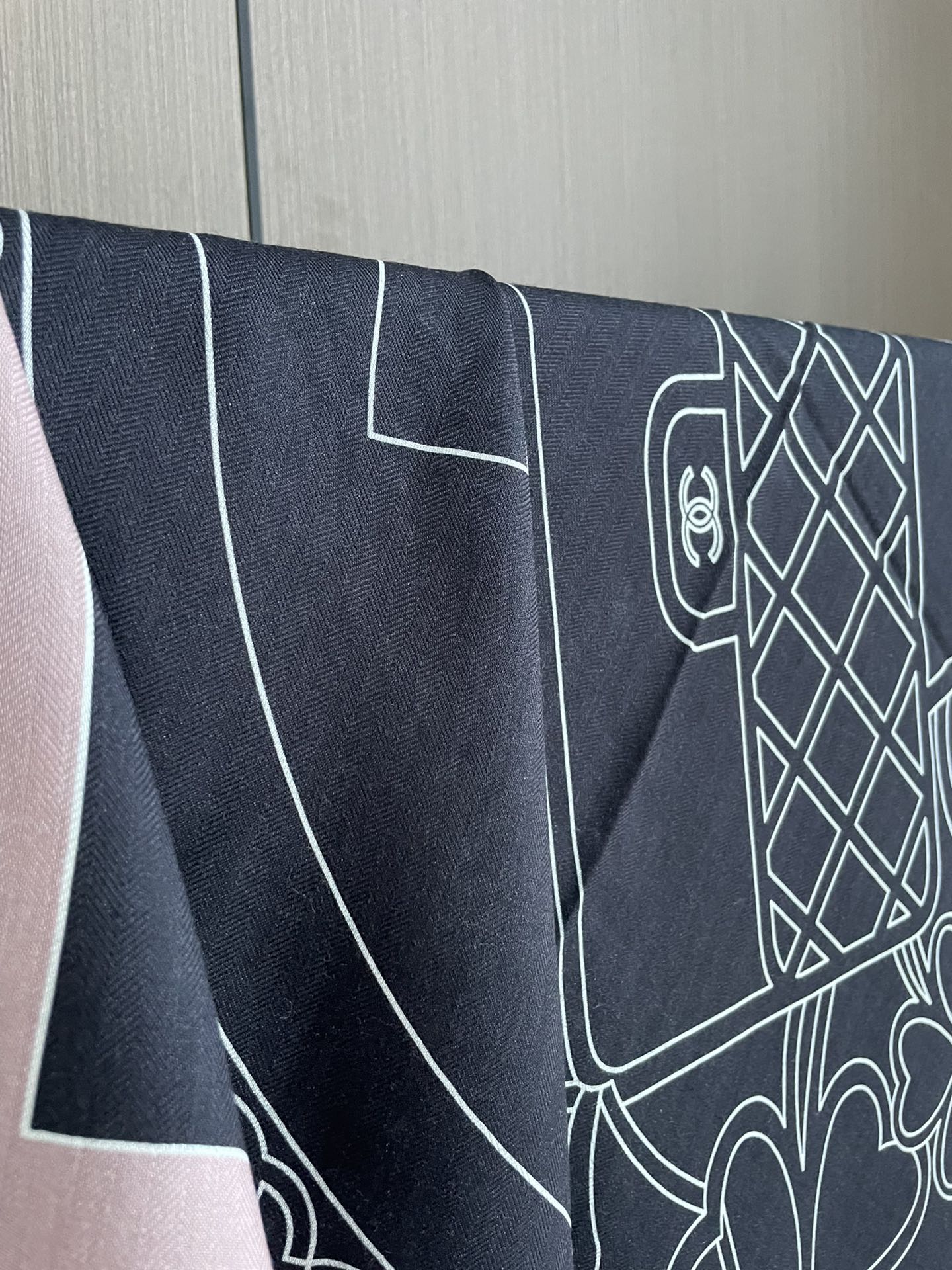 Двусторонняя шаль Chanel 140 см - 1 шт.