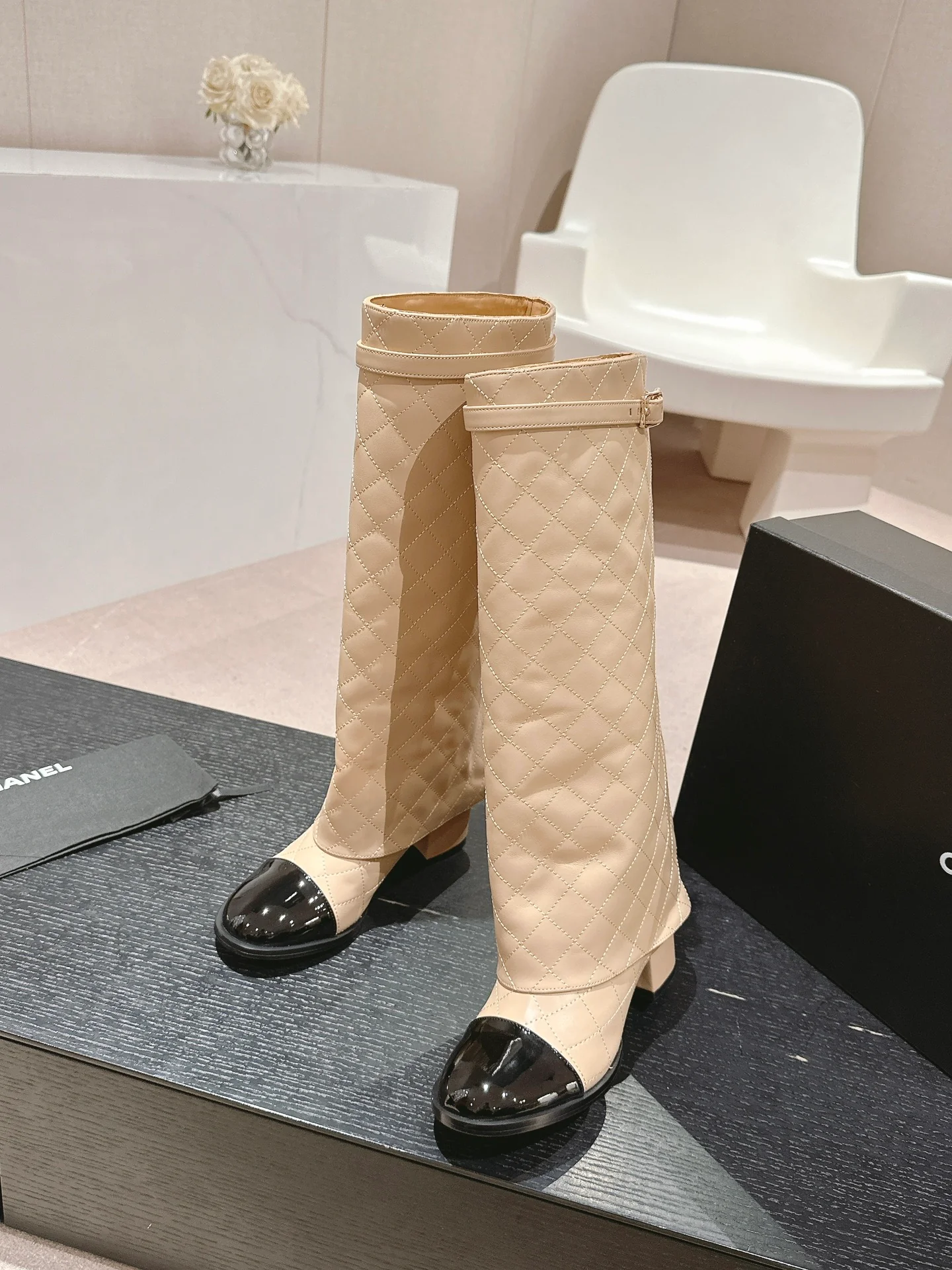 Сапоги Chanel 2024 на высоком каблуке - цвет 
