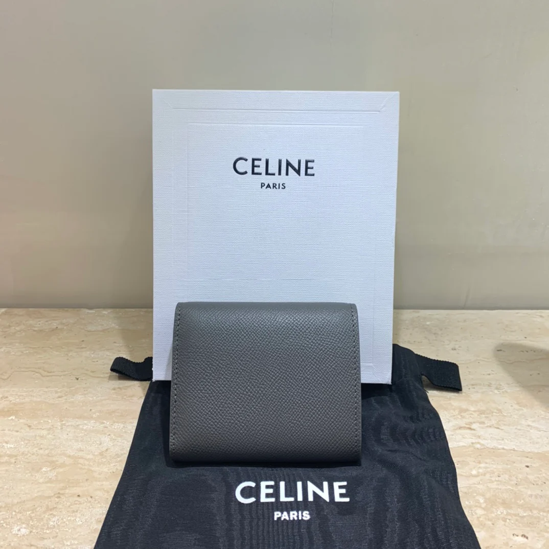 Короткий трехсекционный кошелек Celine - серый с принтом пальмовых листьев