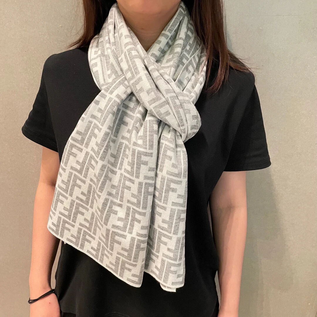 Шарф Fendi 2024 с логотипом по всей поверхности - 200-32