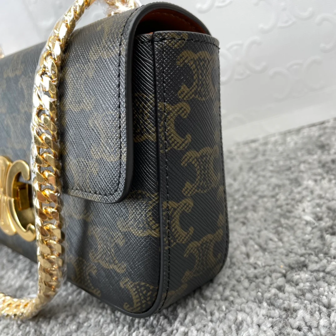 Сумка Celine Triomphe на цепочке через плечо