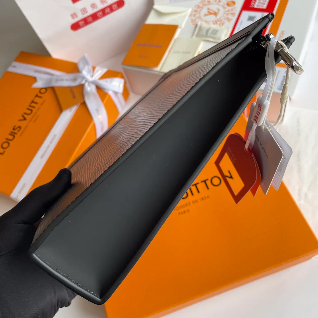 клатч lv-m56827