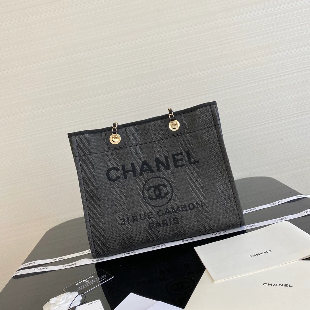 Пляжная сумка Chanel среднего размера, черная