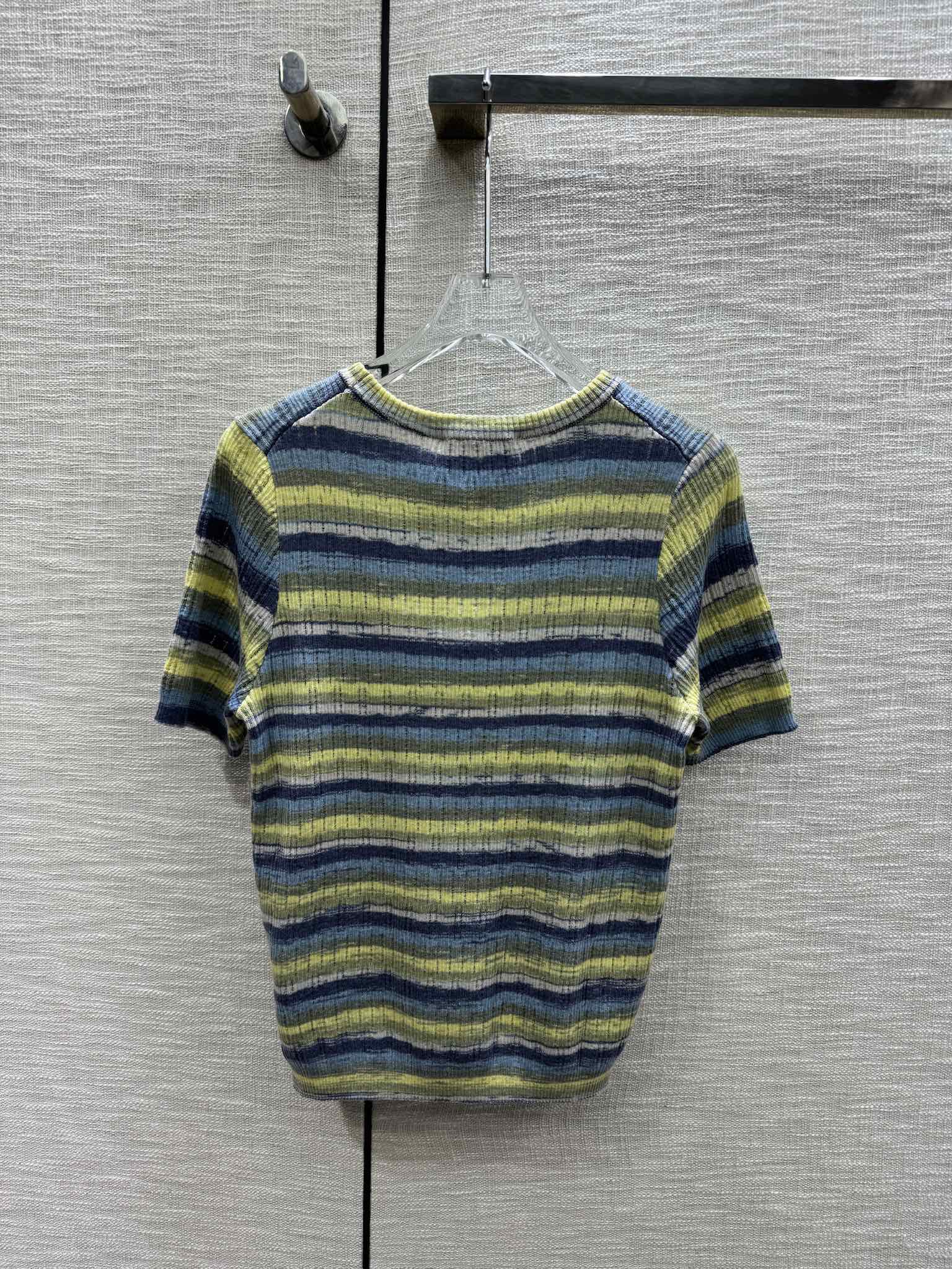 Chanel 2403 - Вязаная футболка с коротким рукавом в полоску 