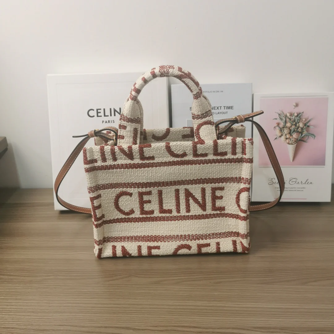 Сумка-шоппер Celine Cabas Thais, маленькая, красная (из махровой ткани)