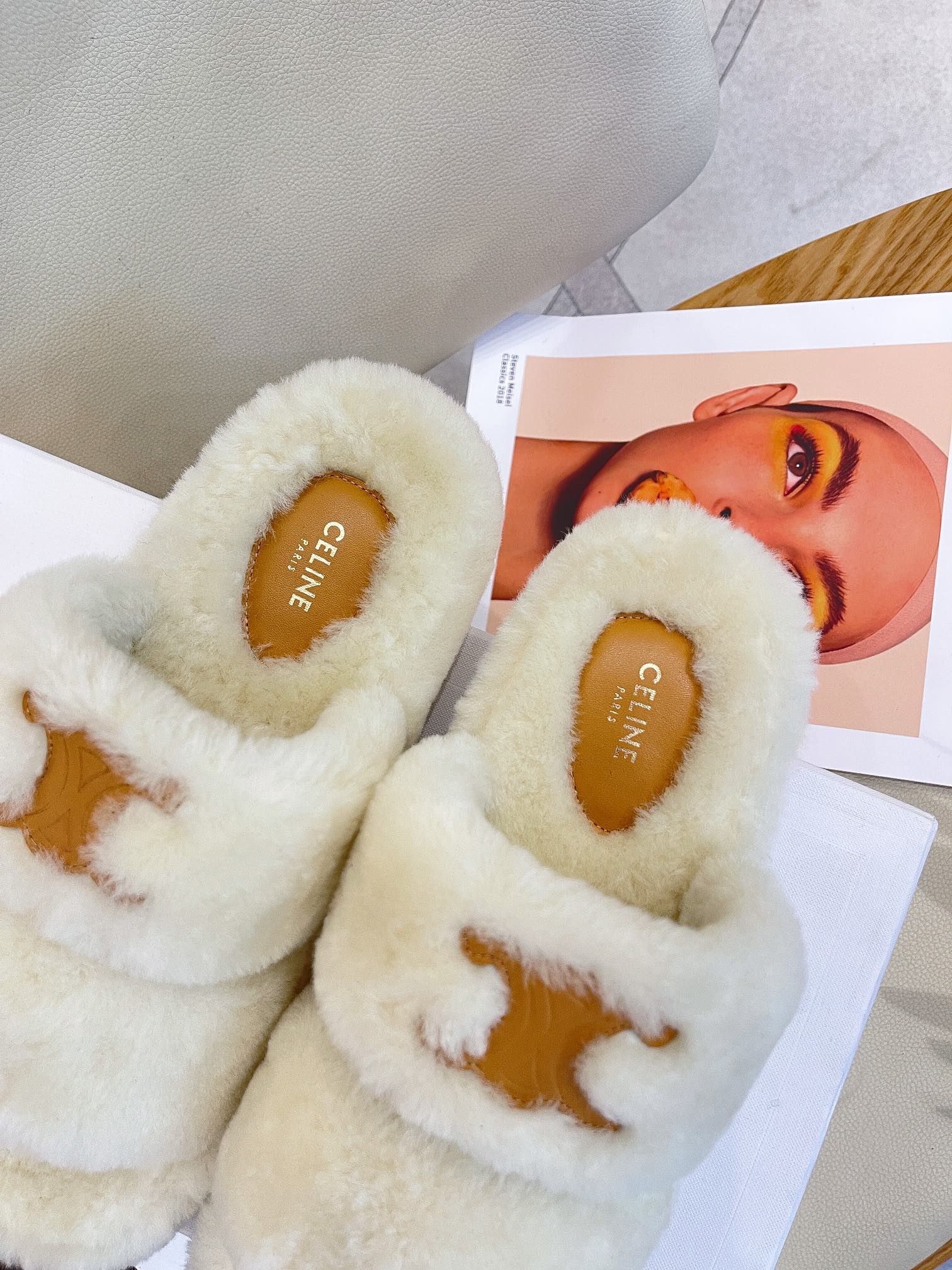 Обувь Celine - шерстяные домашние тапочки Celine - белые