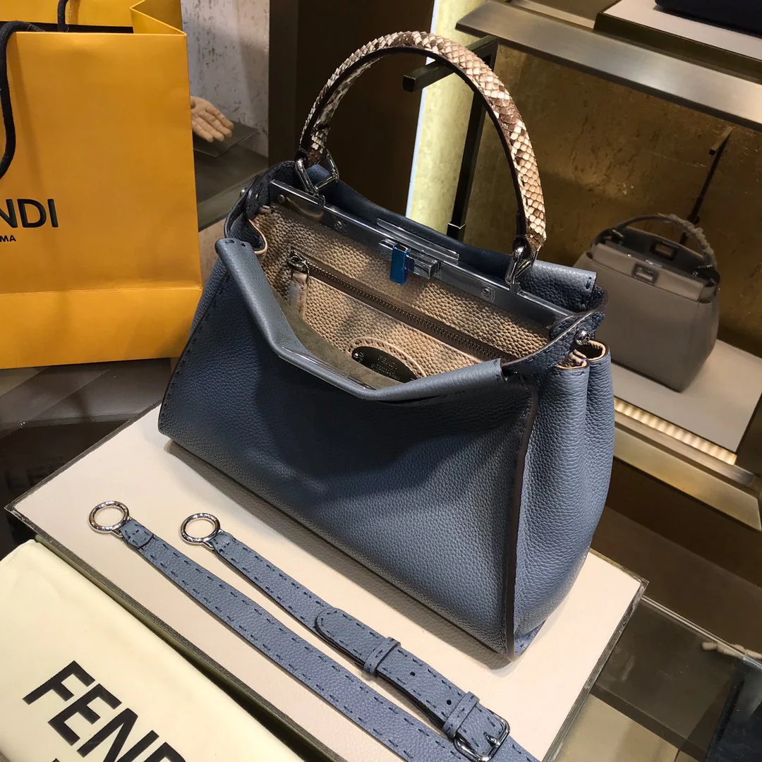 Сумка Fendi Peekaboo Medium Blue из змеиной кожи