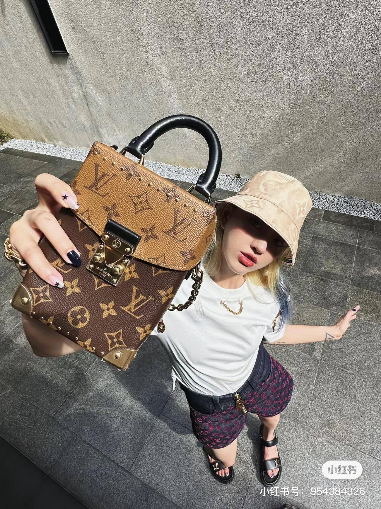 m82465-LV-camera-box-small box bag