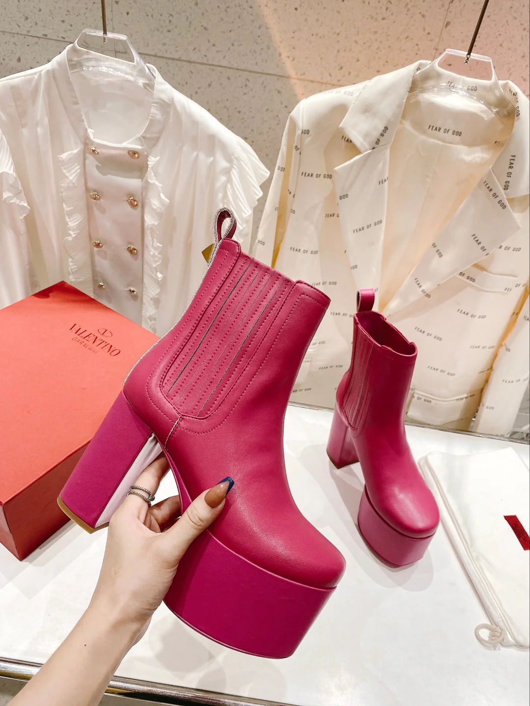 Ботильоны на платформе и шпильке Valentino - белые - 1