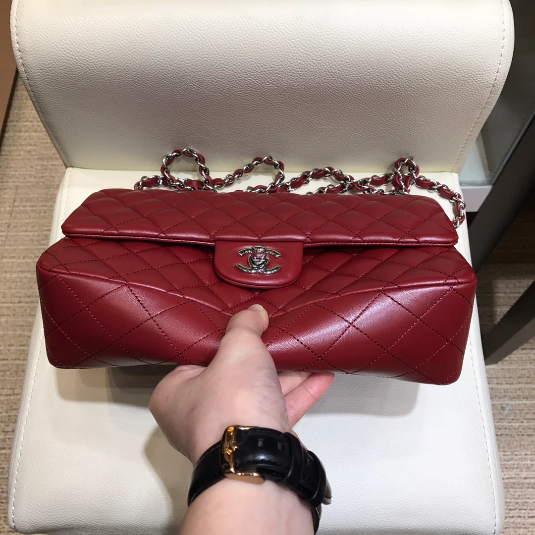 Сумка Chanel Classic Quilted Series CF с серебряной цепочкой - 25 см