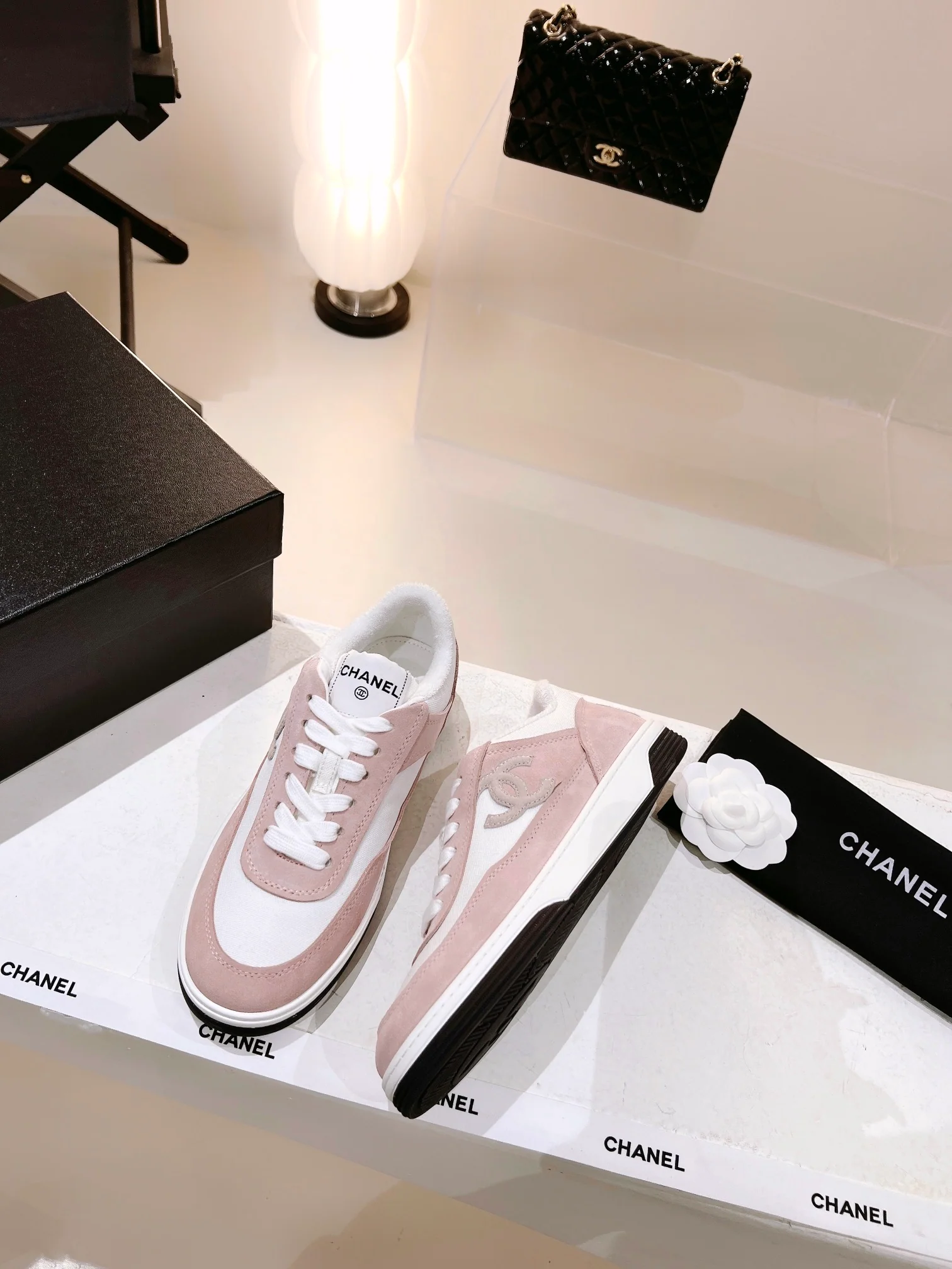 Новинка сезона осень/зима 2022 от Chanel - Повседневная обувь - Розовая