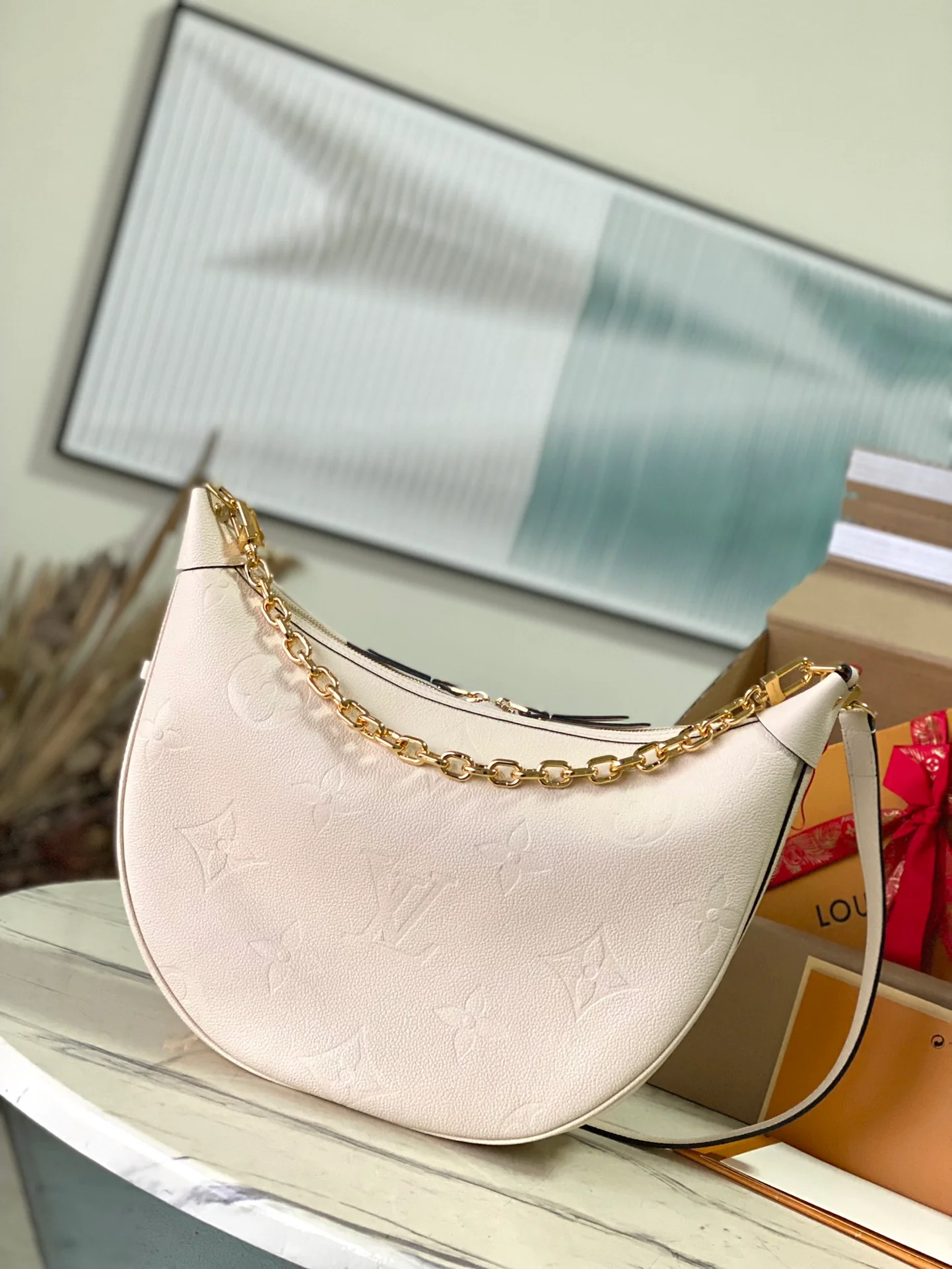 m46739-LV-loop-hobo-large half-moon bag-white