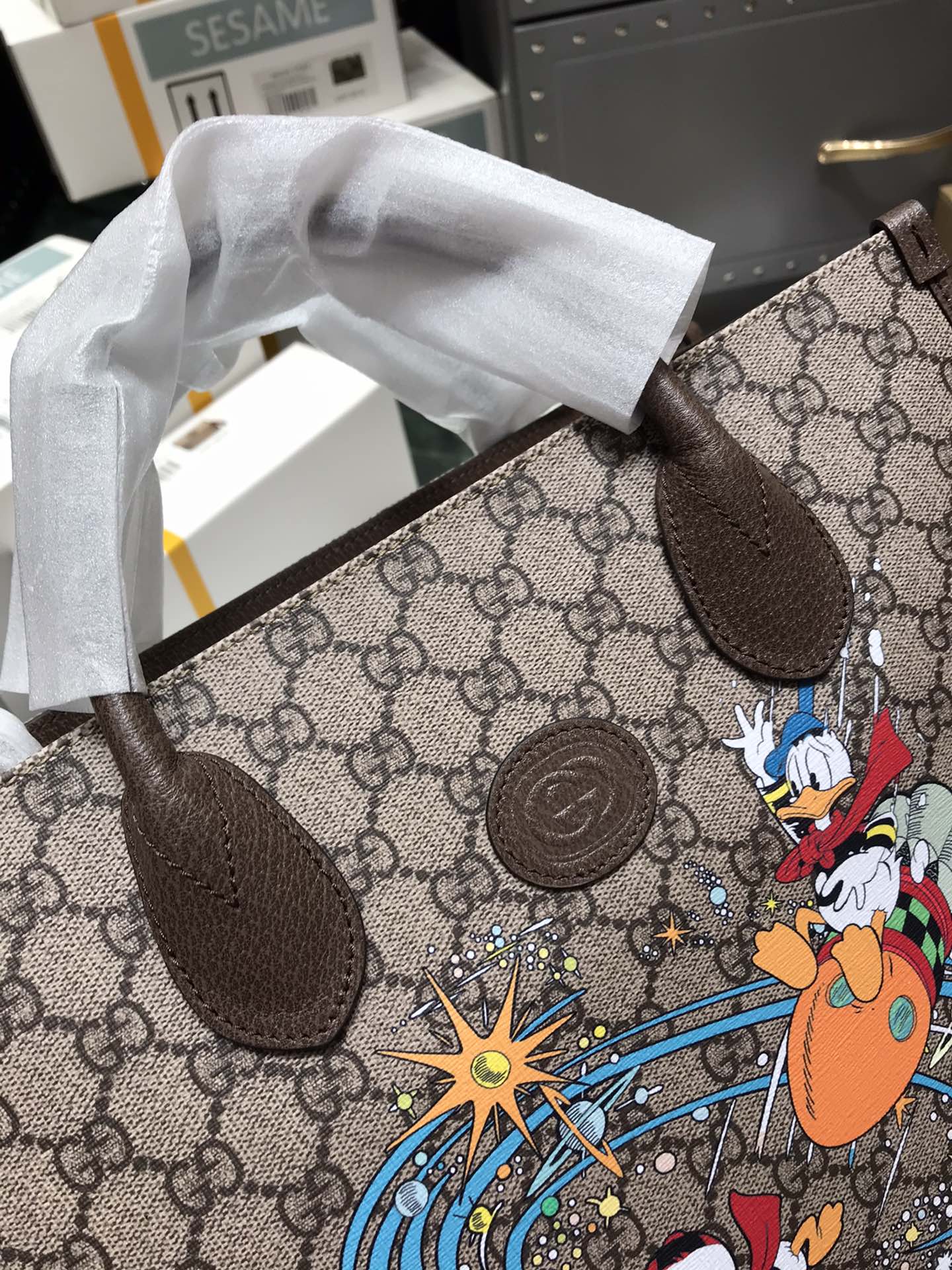 Маленькая сумка для покупок Gucci с изображением Дональда Дака