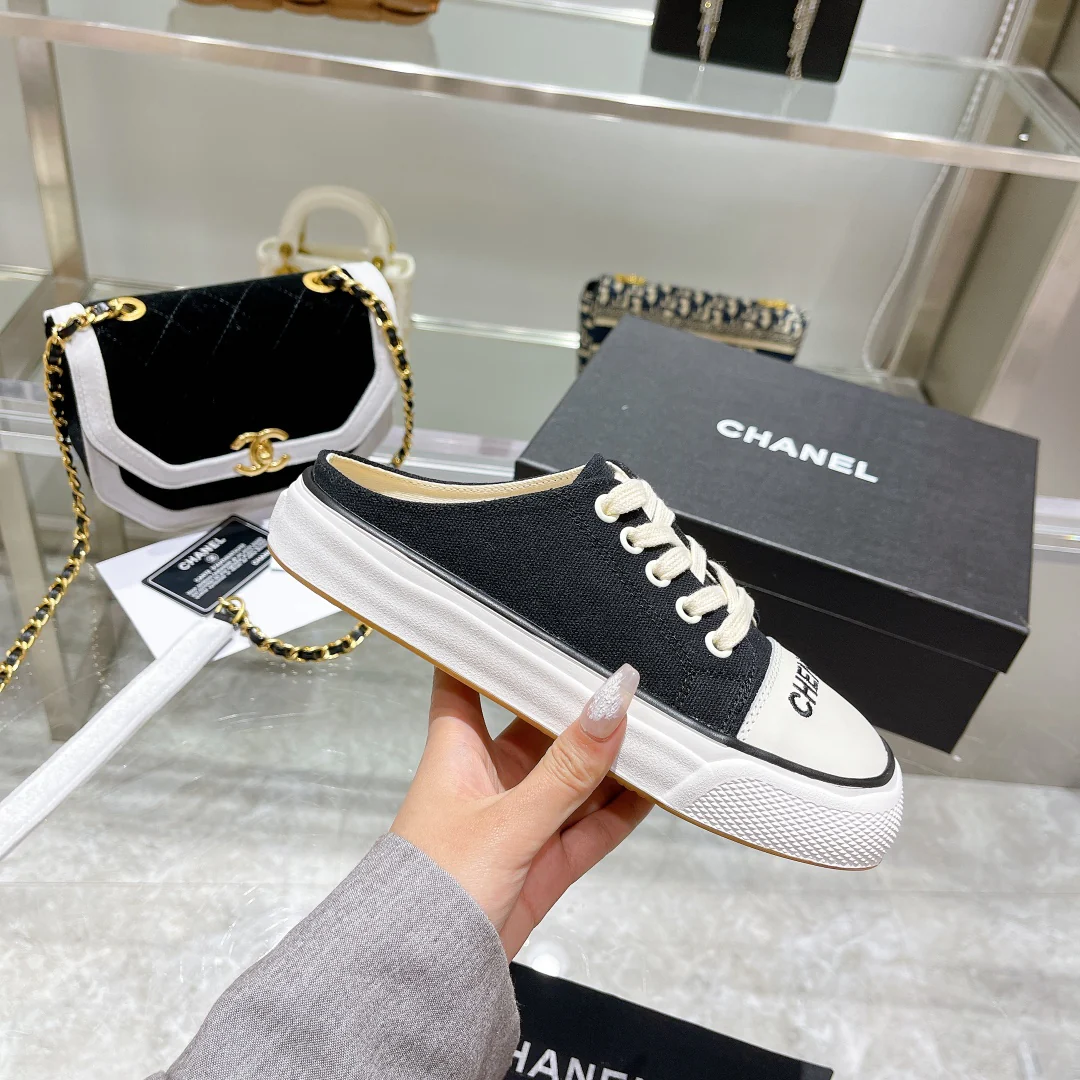 Chanel - Черные парусиновые тапочки