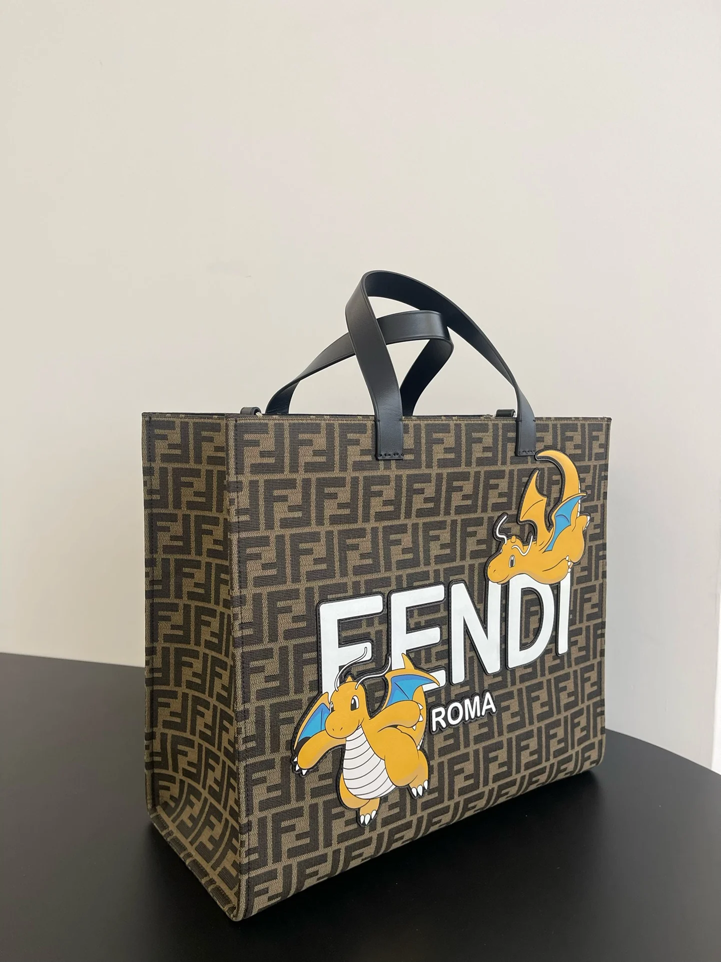 Сумка-тоут Fendi Pokémon Dragonite