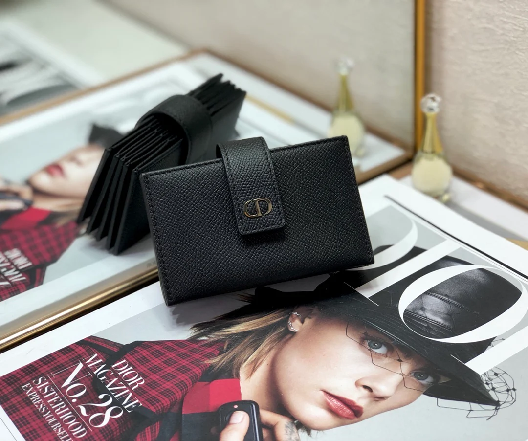 Dior 风琴卡包
