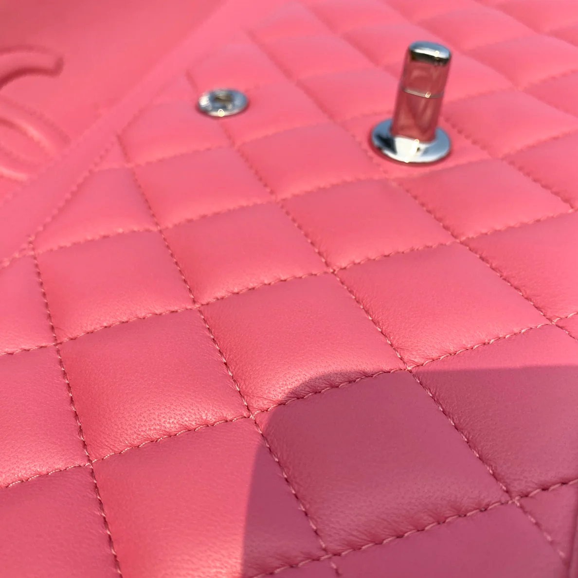 Классическая сумка Chanel из овечьей кожи CF — персиково-розовая с серебряной пряжкой — 25 см