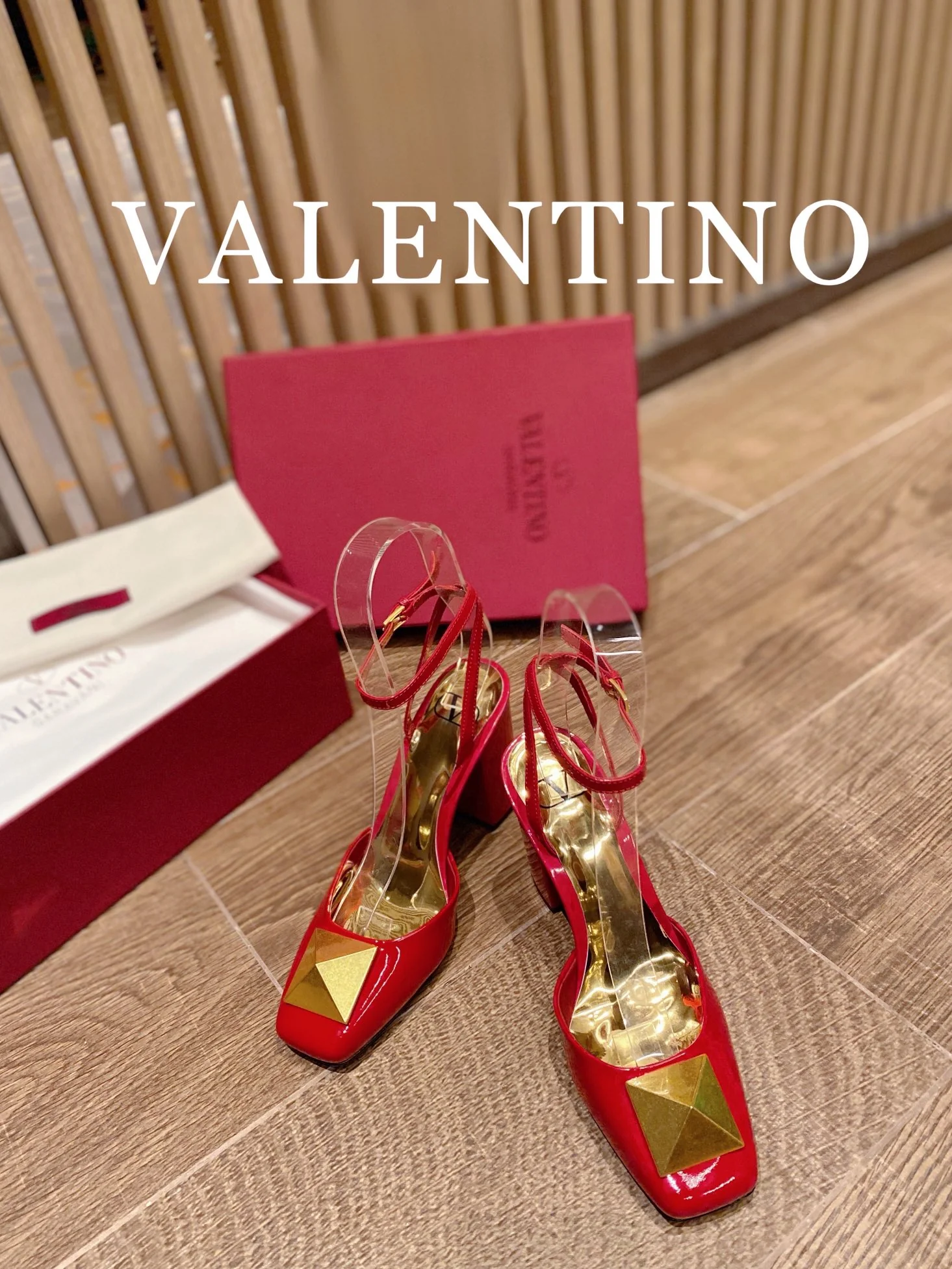 Valentino - Красные туфли на массивном квадратном каблуке