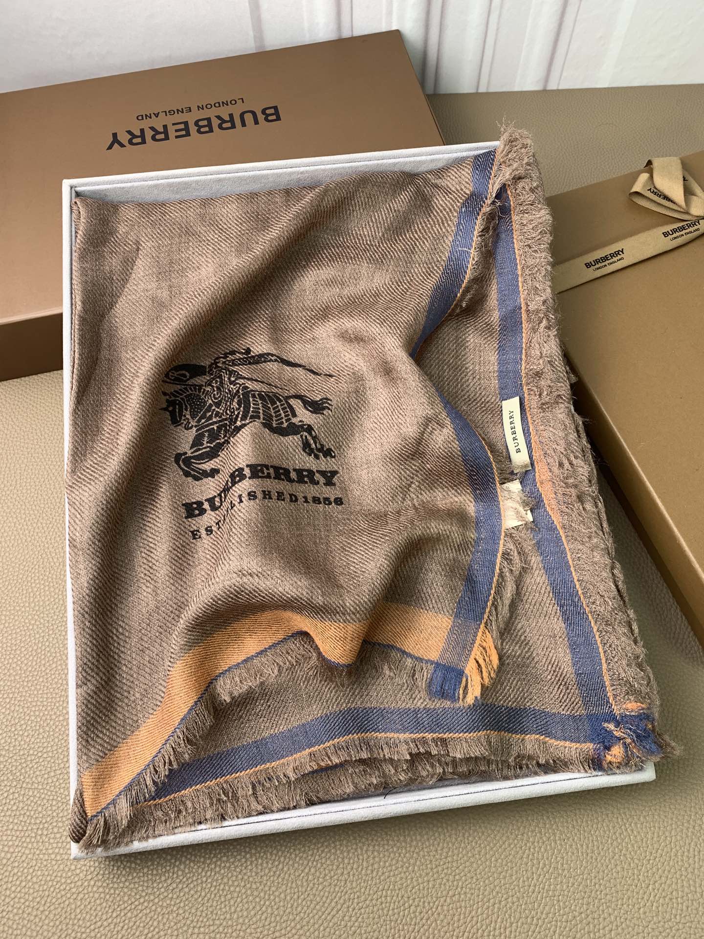 Длинный шарф Burberry из кашемира с принтом - 200 см - ширина 85 см - 100 см - кашемир - 1 шт.