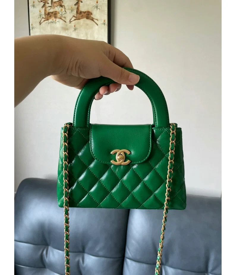 Сумка Chanel Kelly Chain, большая, изумрудно-зеленая.