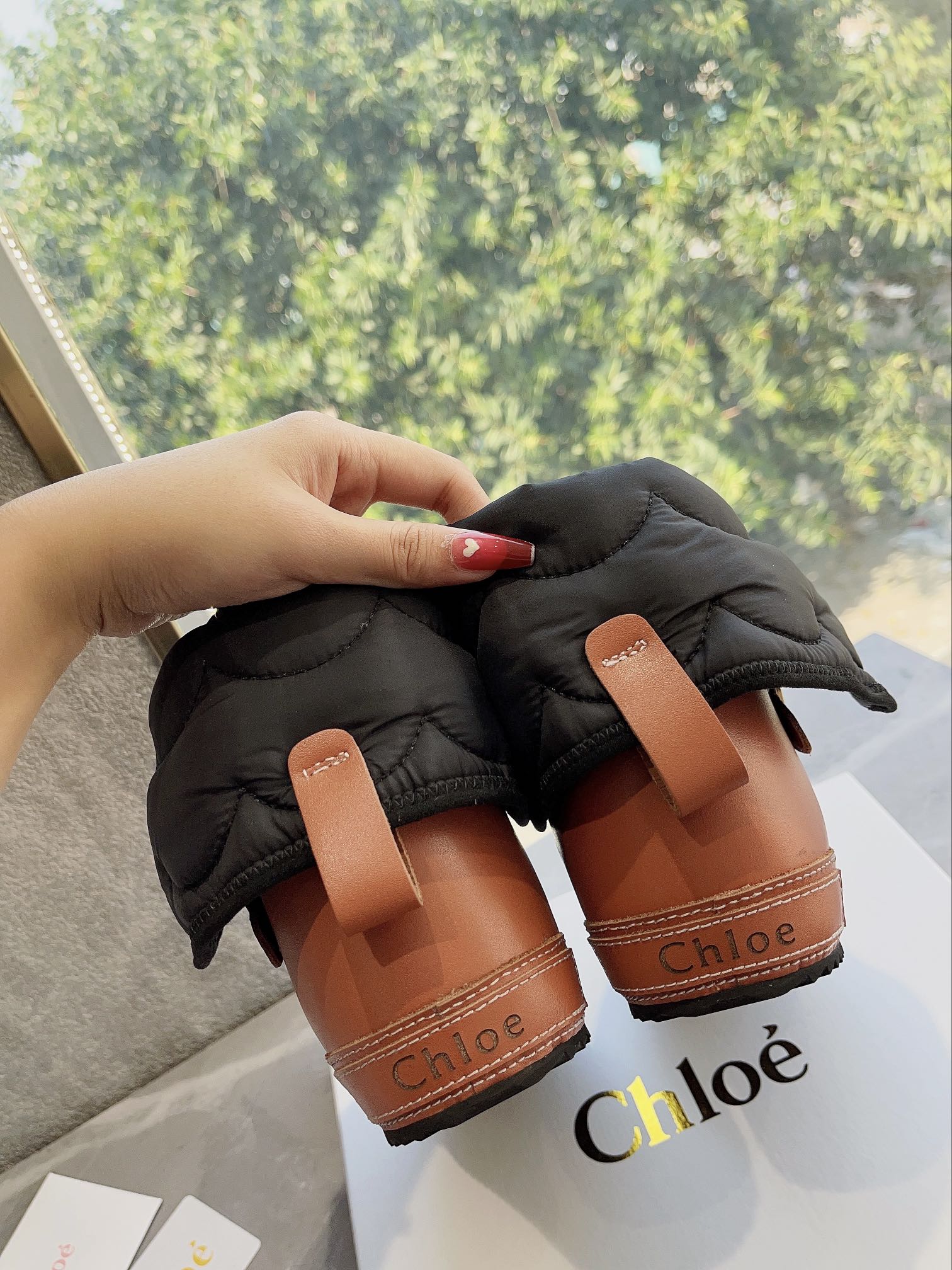 Весенняя коллекция Chloe 2022 — Пуховые зимние сапоги — Черные