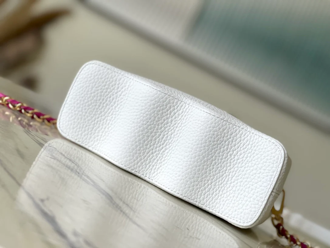 m22121-LV-Taurilon Leather-Capucines Handbag-White Wavy Bottom-Mini