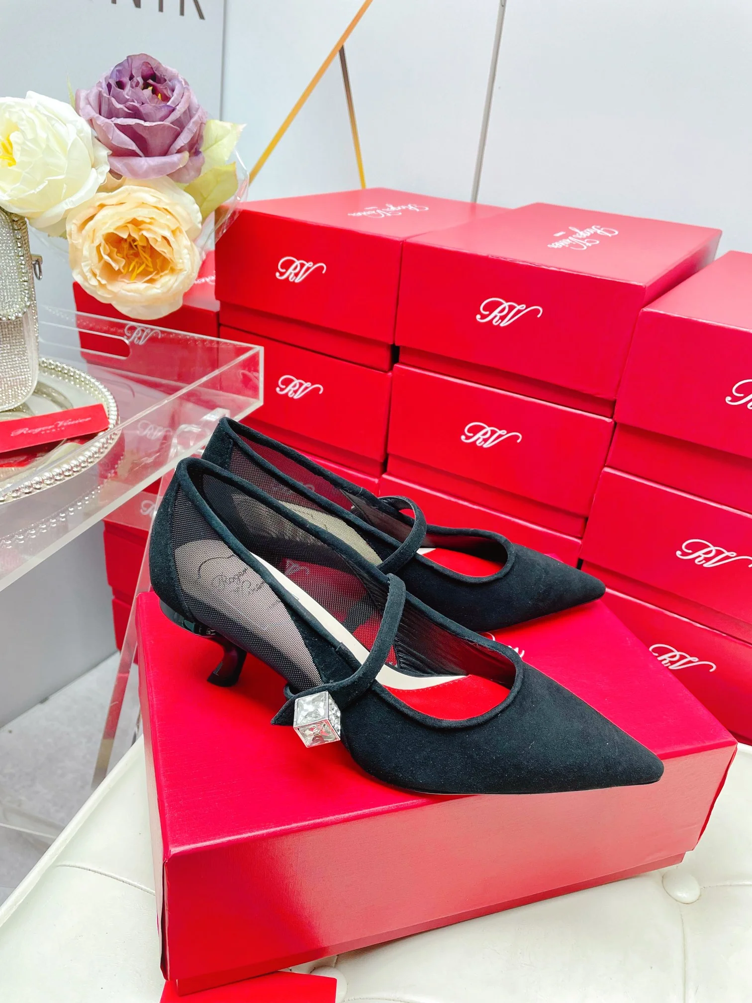 Обувь RV Shoes - Новинка ранней весны 2023 года - Туфли на каблуке ?Мэри Джейн? с острым носком - Черные