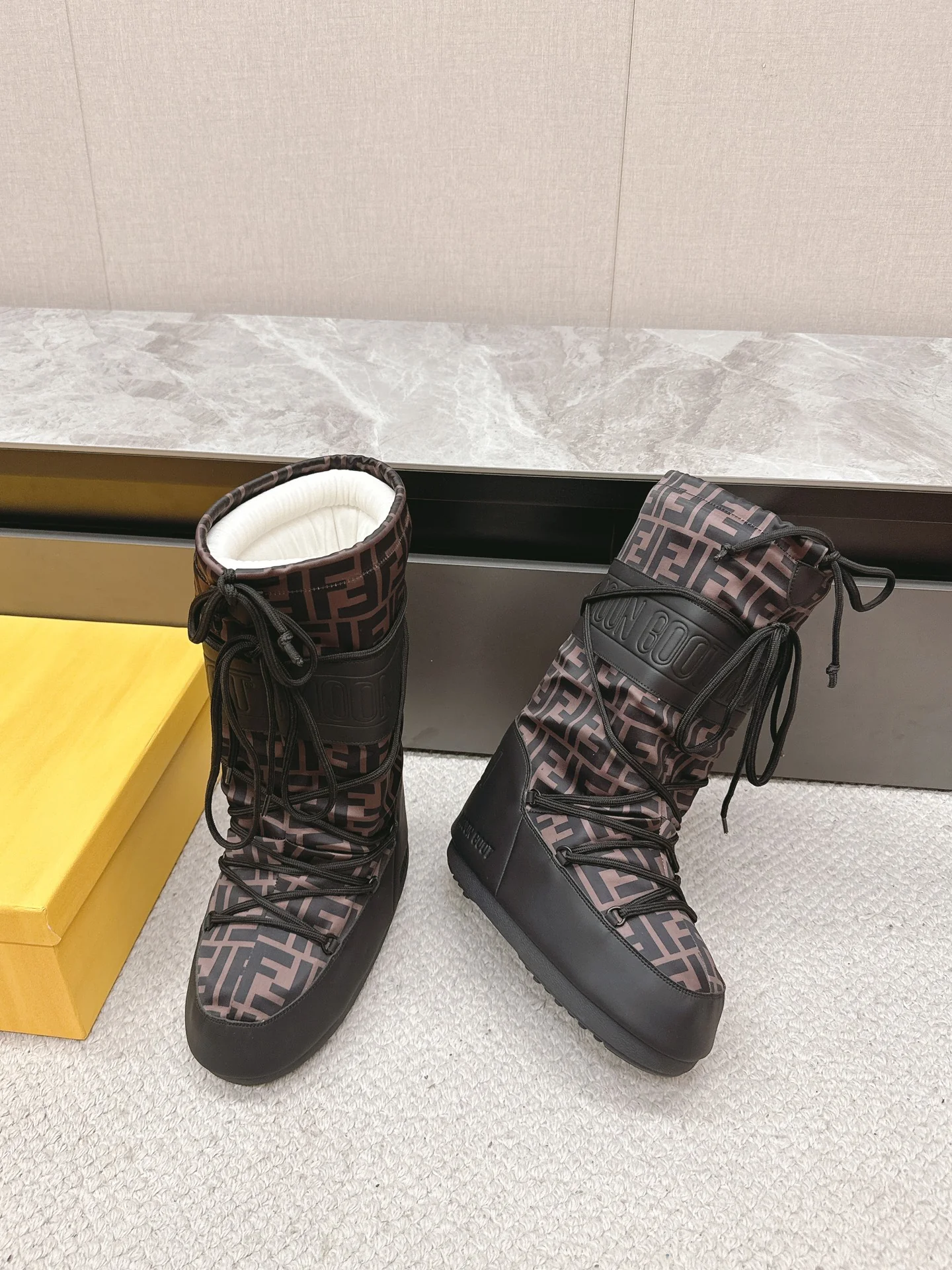 Пуховые туфли Fendi 2024 - темно-коричневые