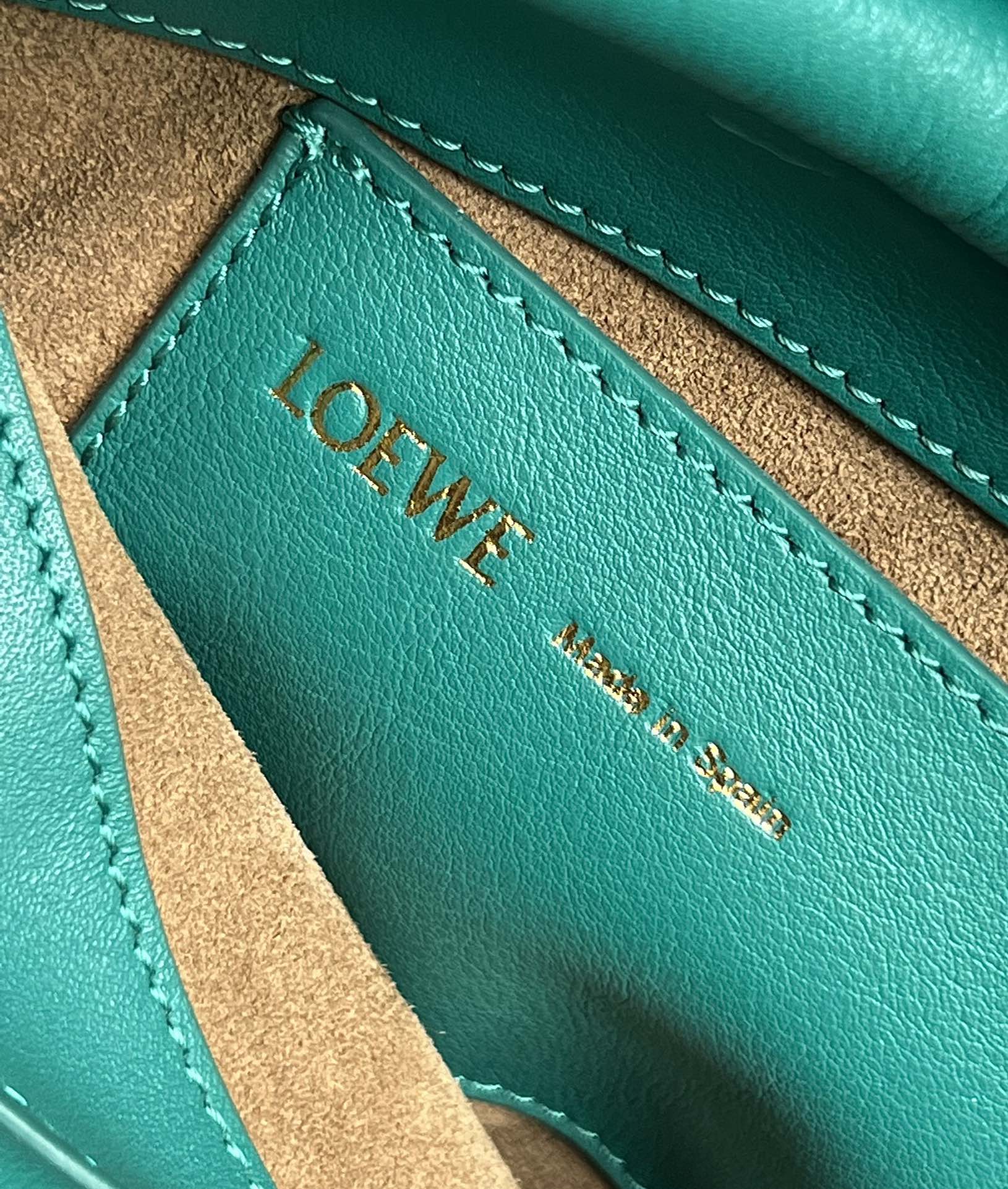 Сумка через плечо Loewe Paseo - изумрудно-зеленая