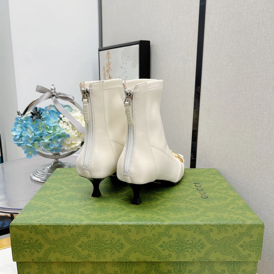 Ботинки Gucci Street с пряжкой, острым носком и низким каблуком