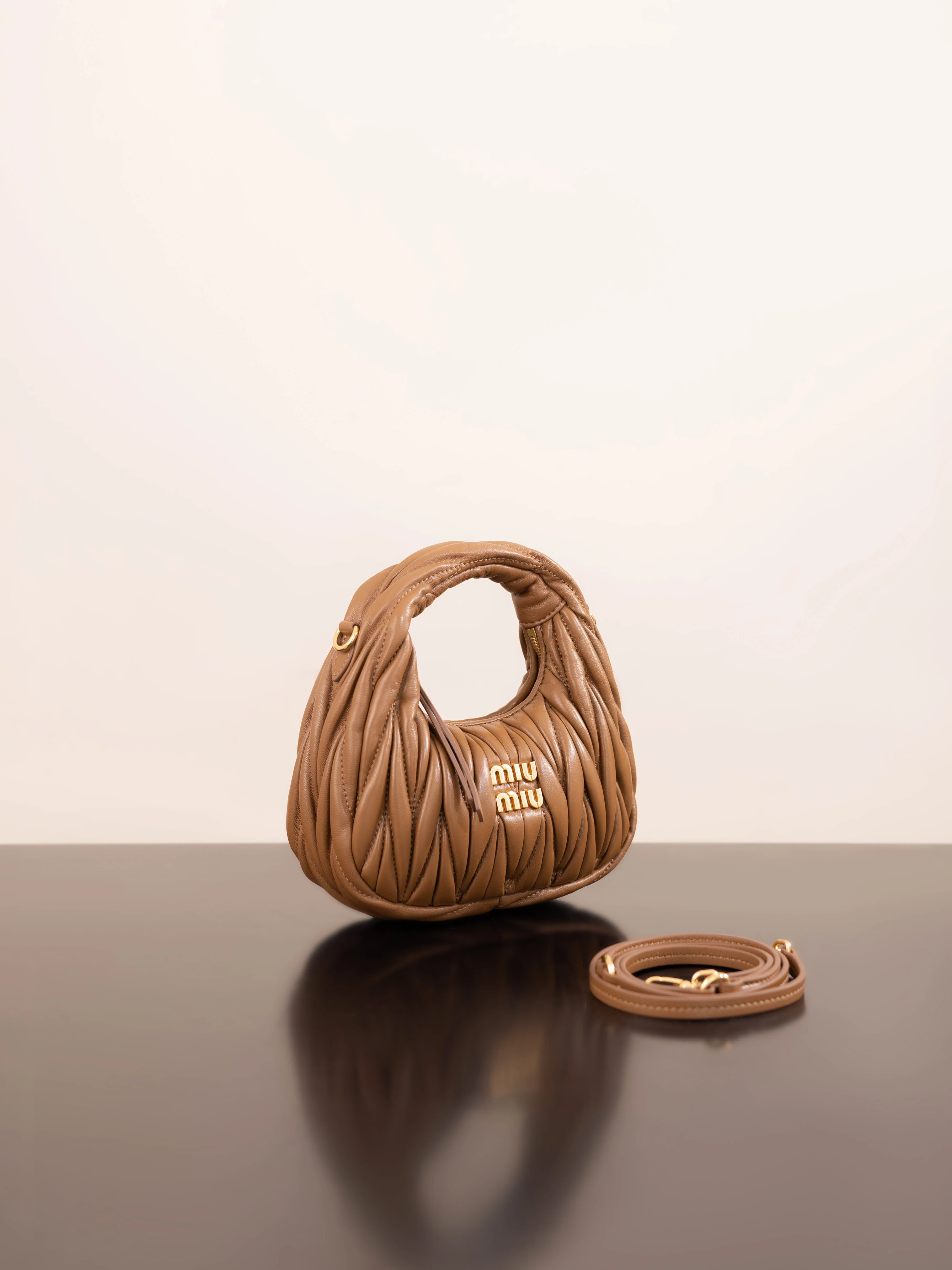 Miu Miu - Мини-сумочка из овечьей кожи - Коричневый