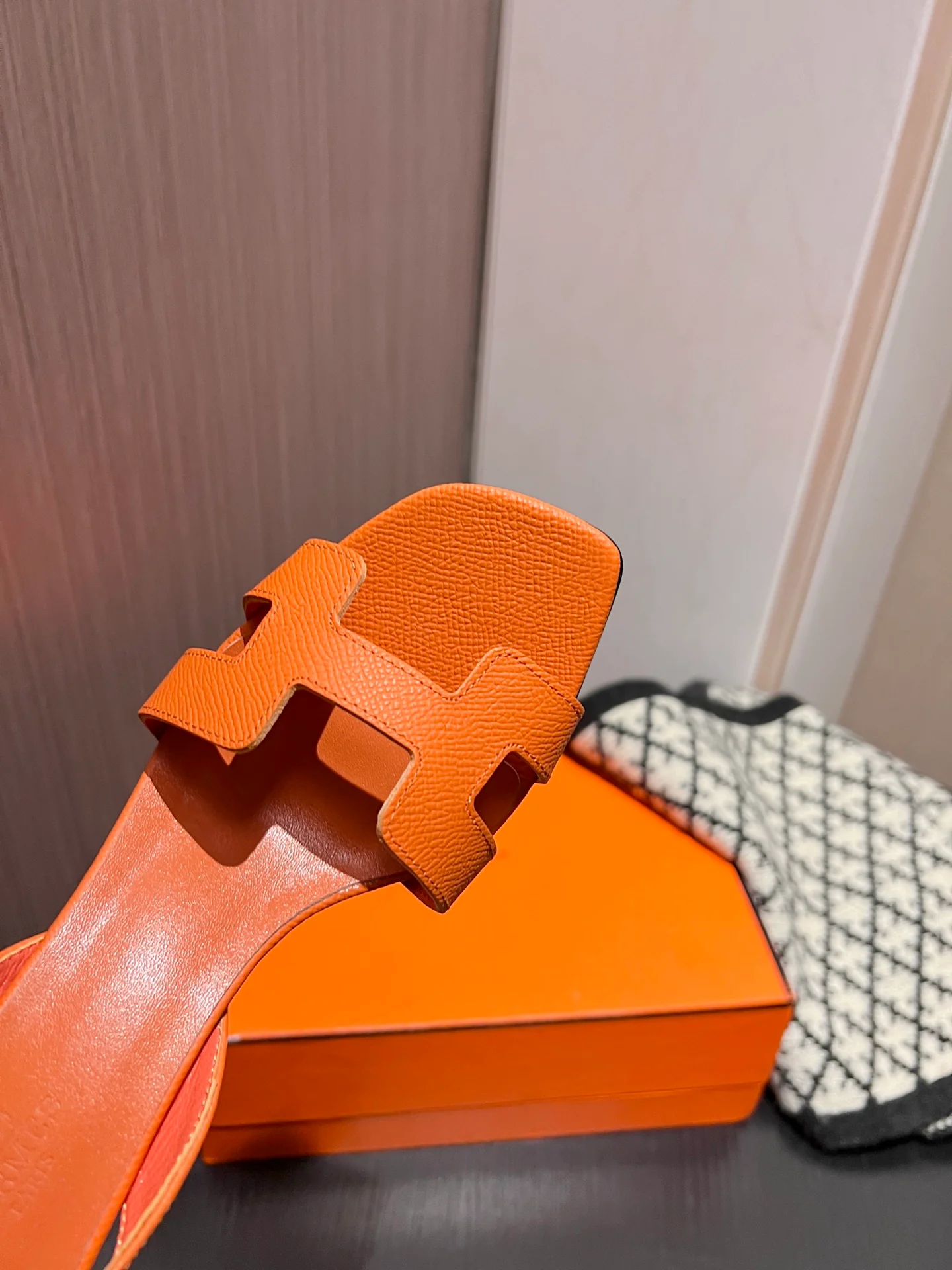 Босоножки на высоком каблуке Hermes - оранжевые