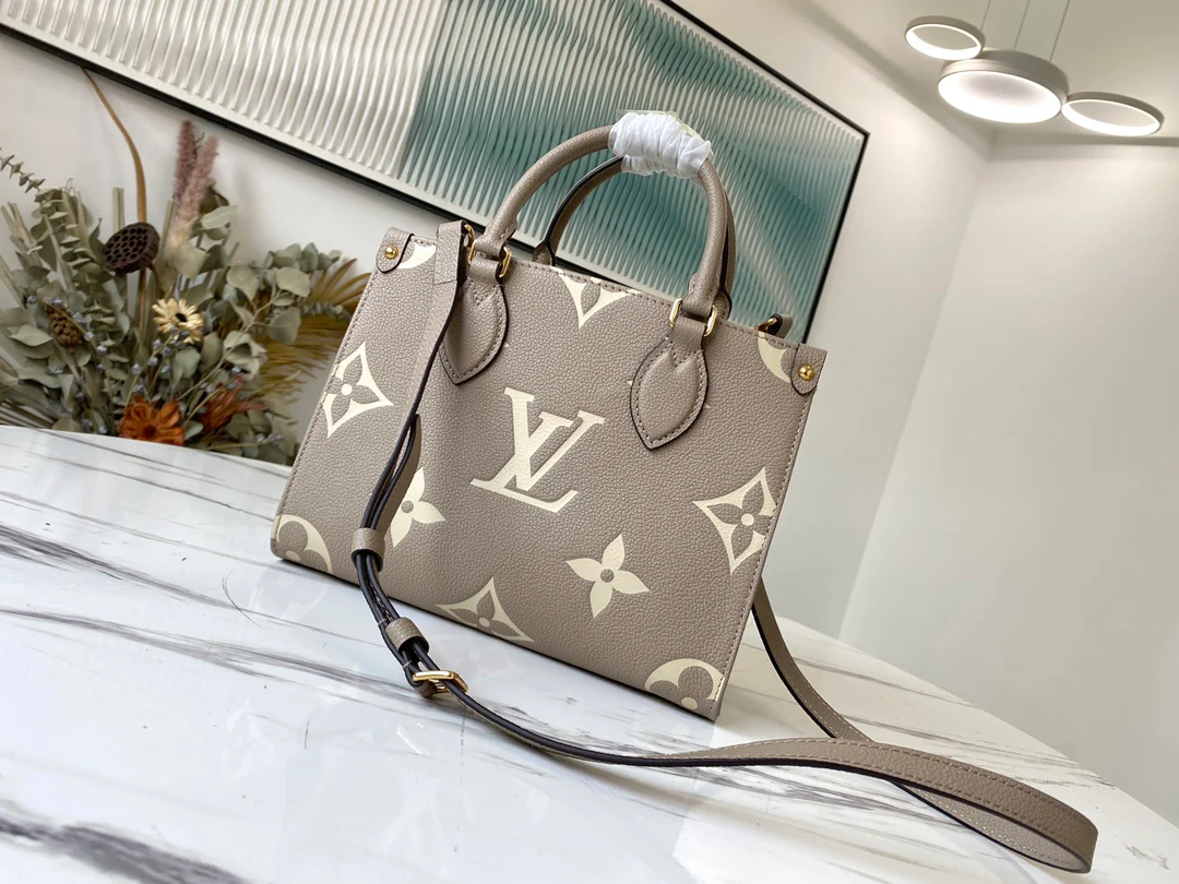 m45779-LV-onthego-tote-bag-small-elephant grey-off-white