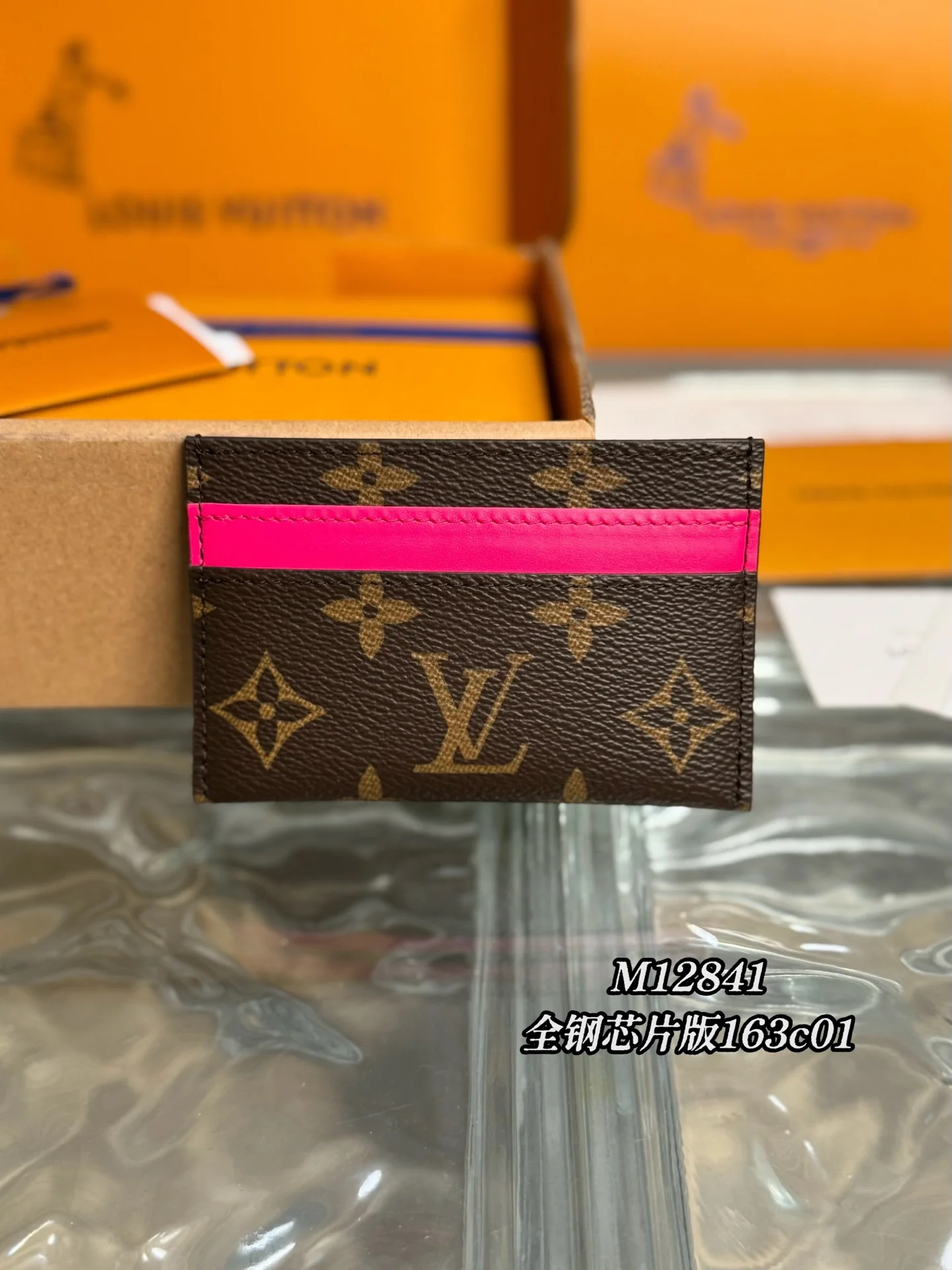 LV-m12841-monogram-macassar card holder-pink