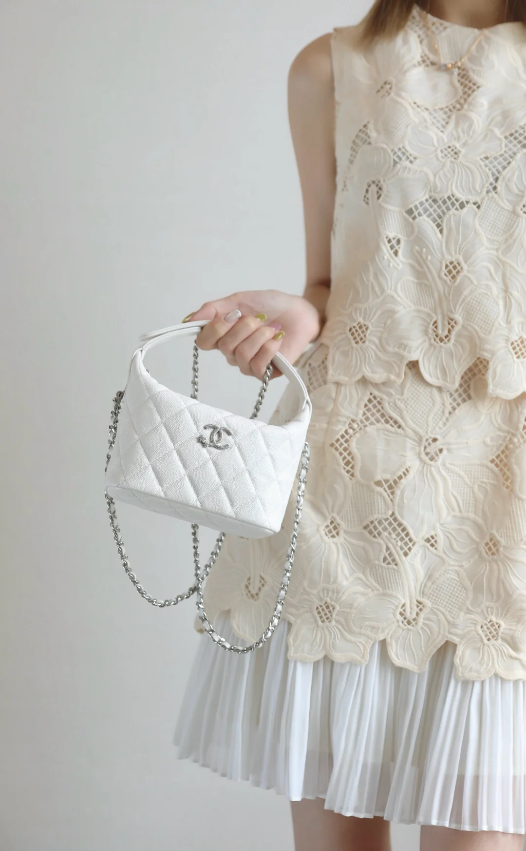 Сумка-ланчбокс Chanel - белая пряжка с бриллиантом