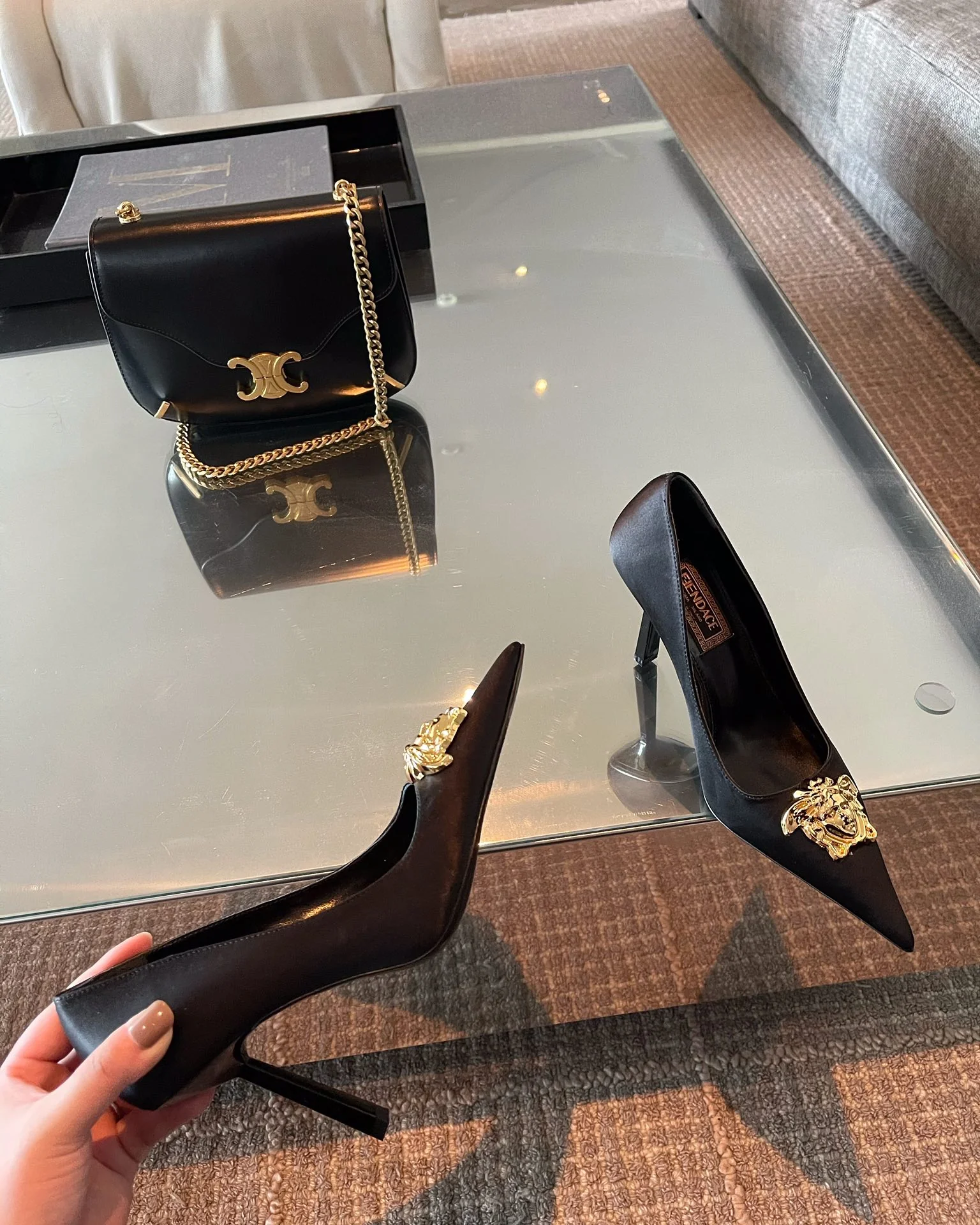 Туфли на высоком каблуке Givenchy Medusa с острым носком - финская коллаборация - черные - 9-5 см