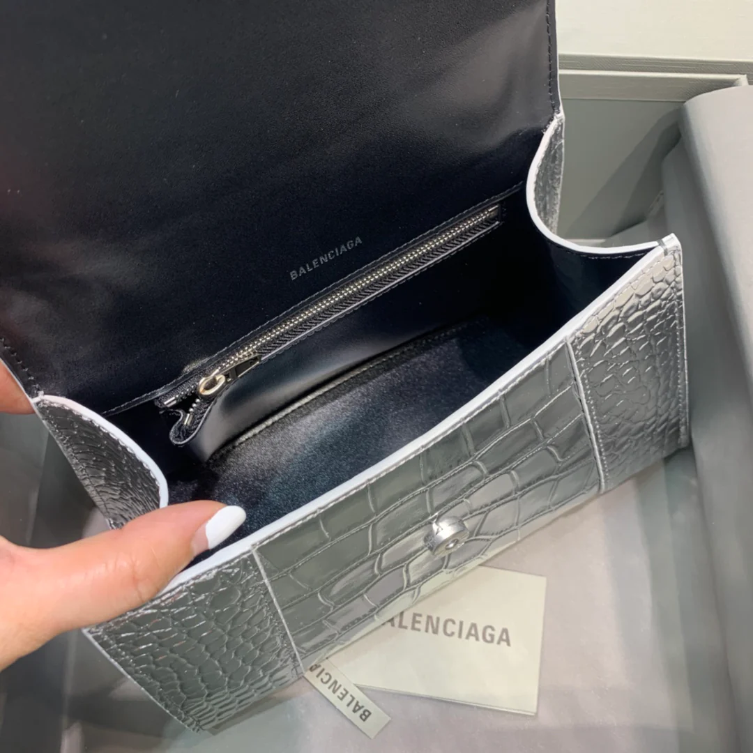 Сумка Balenciaga ?Песочные часы? — серебристая с крокодиловым рисунком