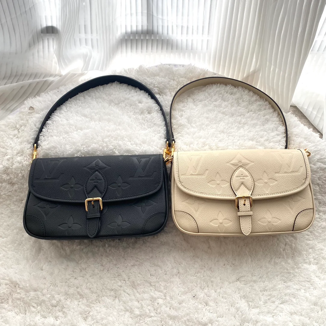 m46388-LV-diane Сумка-багет (наплечная/кроссбоди) - белая