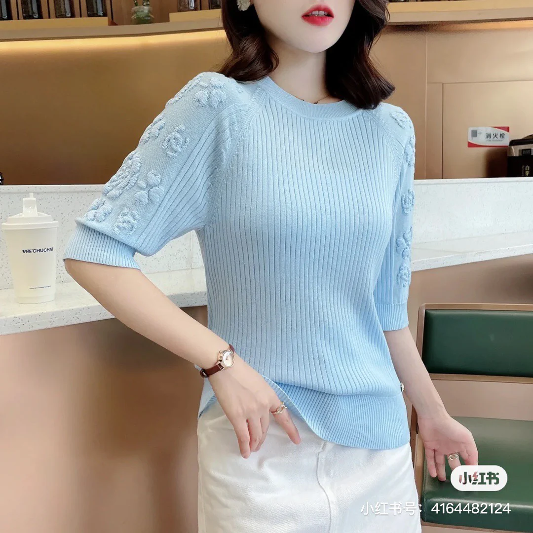 Chanel 2404 Четырехлистный клевер с камелией, вязаный, с коротким рукавом, синий