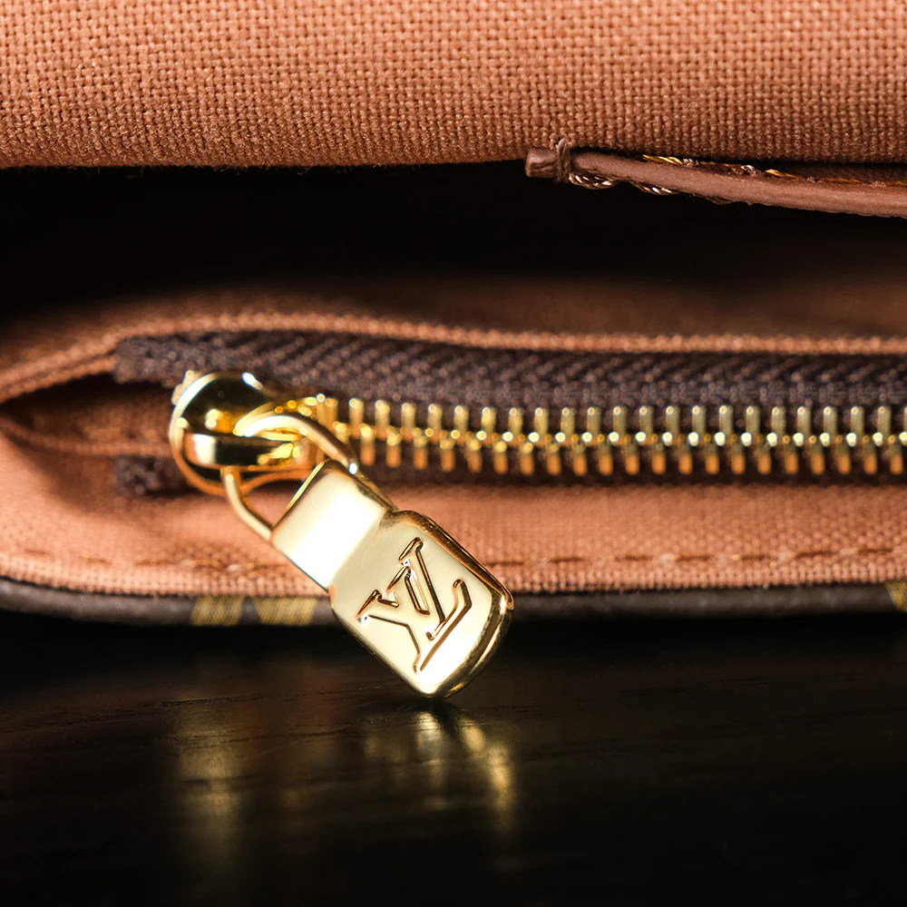 Маркировка в виде ромба на чипе LV - коричневая