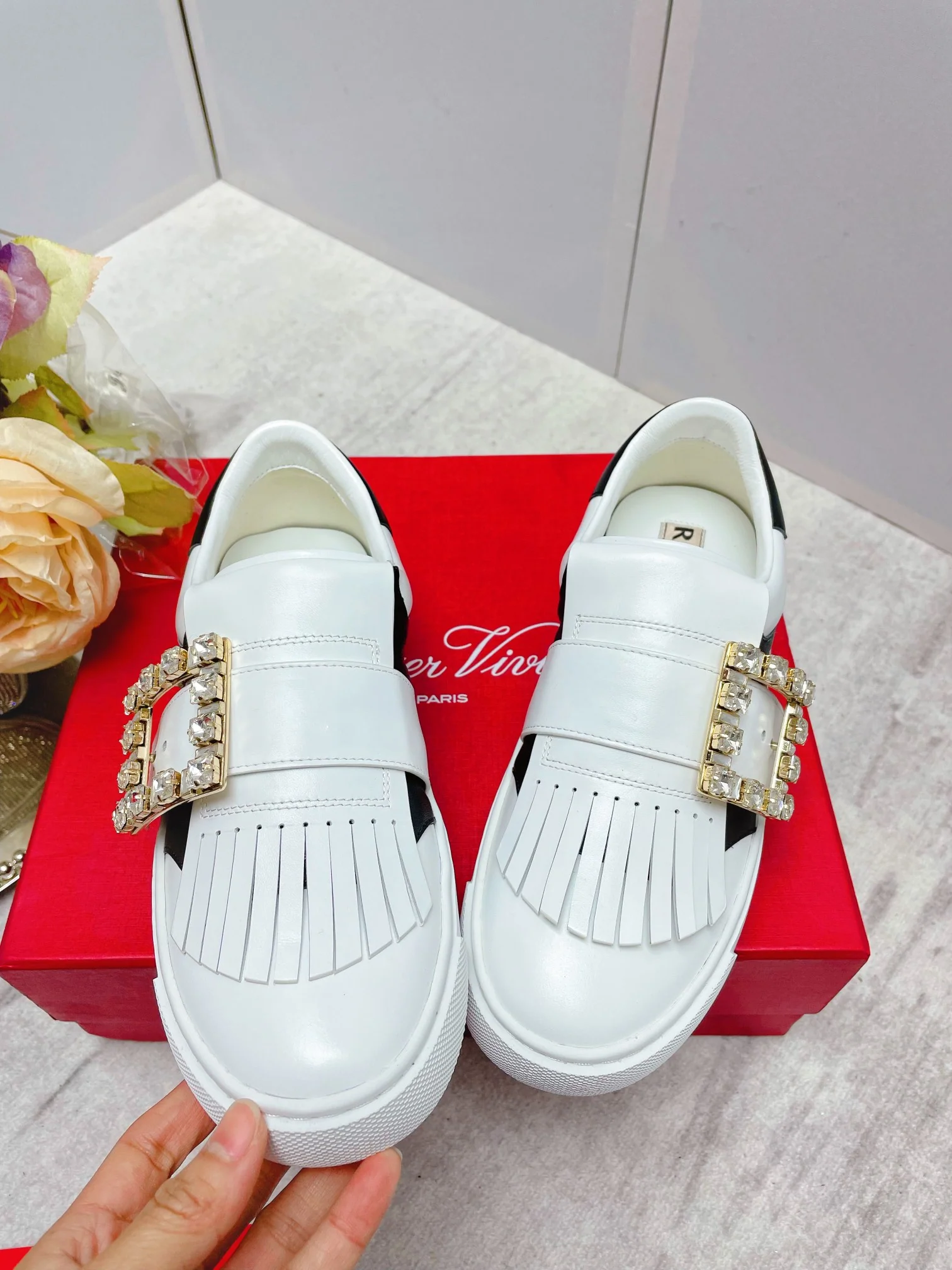 Кроссовки RV Shoes - Новинка весны/лета 2023 - Кроссовки с пряжкой и кисточкой из страз - Белые